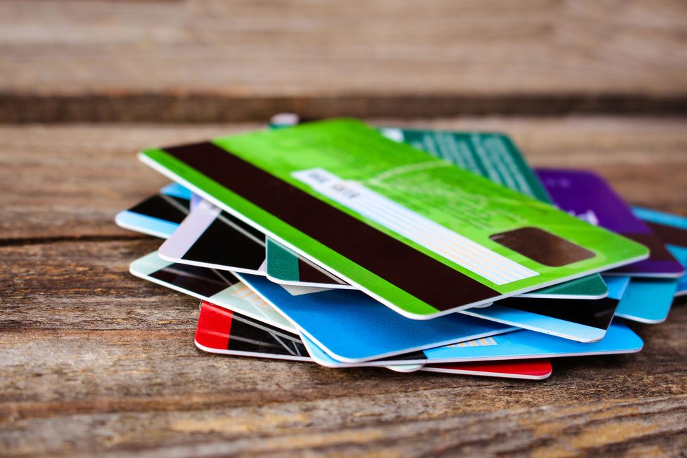 The Dynamics of Multiple Credit Cards: Navigating the Credit Score Maze